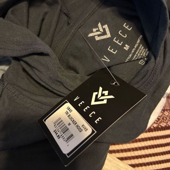 New Veece Pullover - Picture 3 of 3